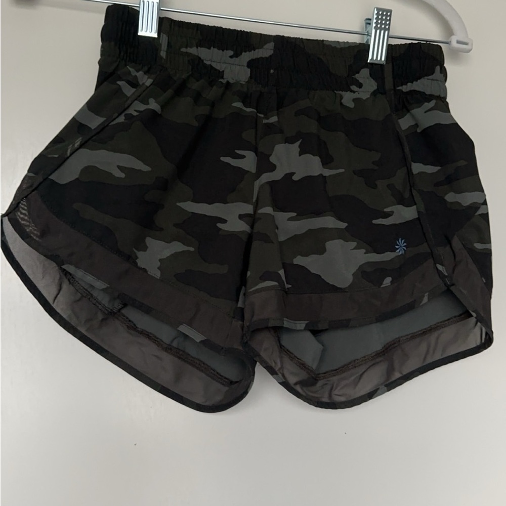 Athleta shorts mesh racer run short 4